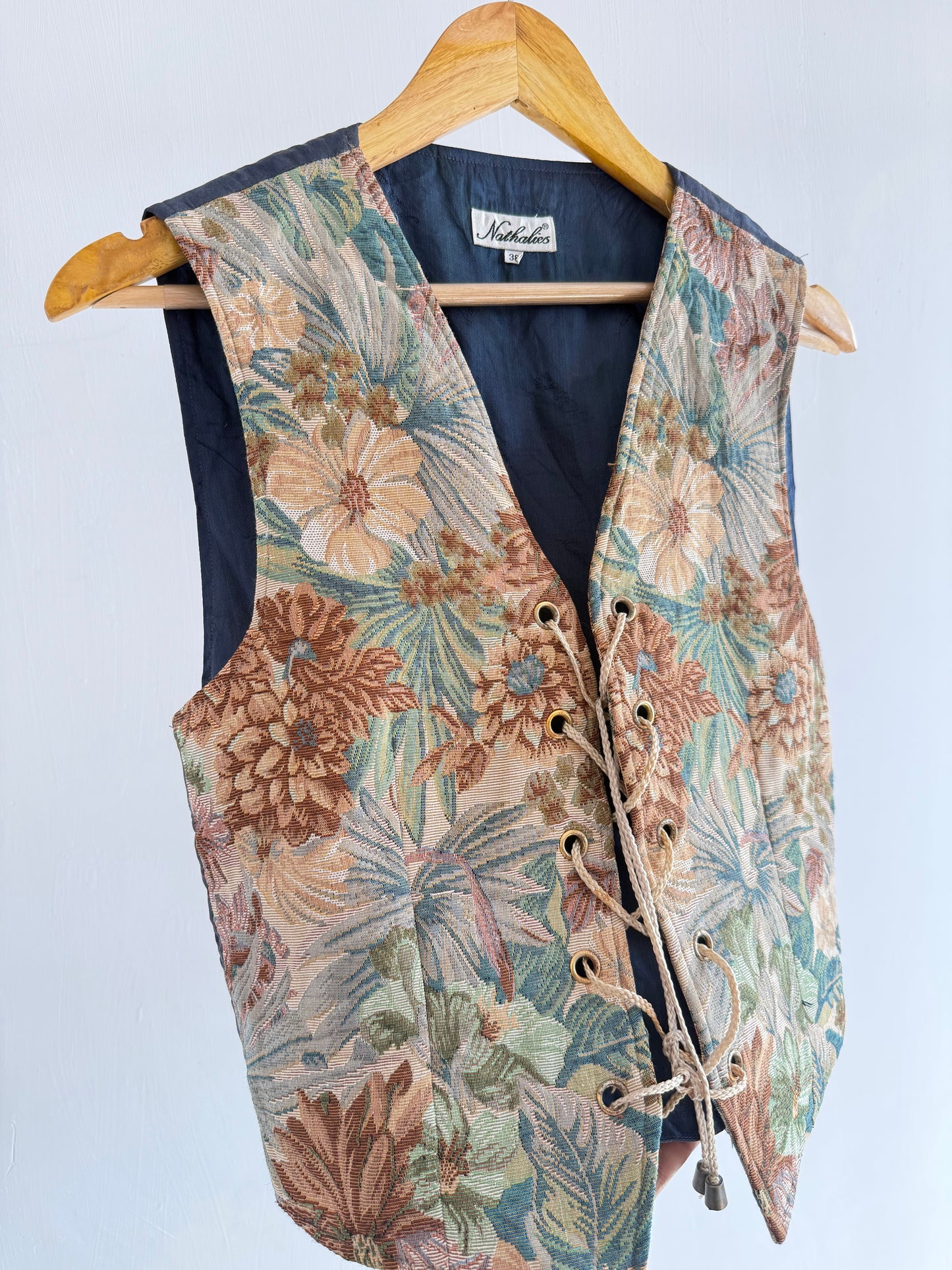 Biege Floral Tapestry Vest