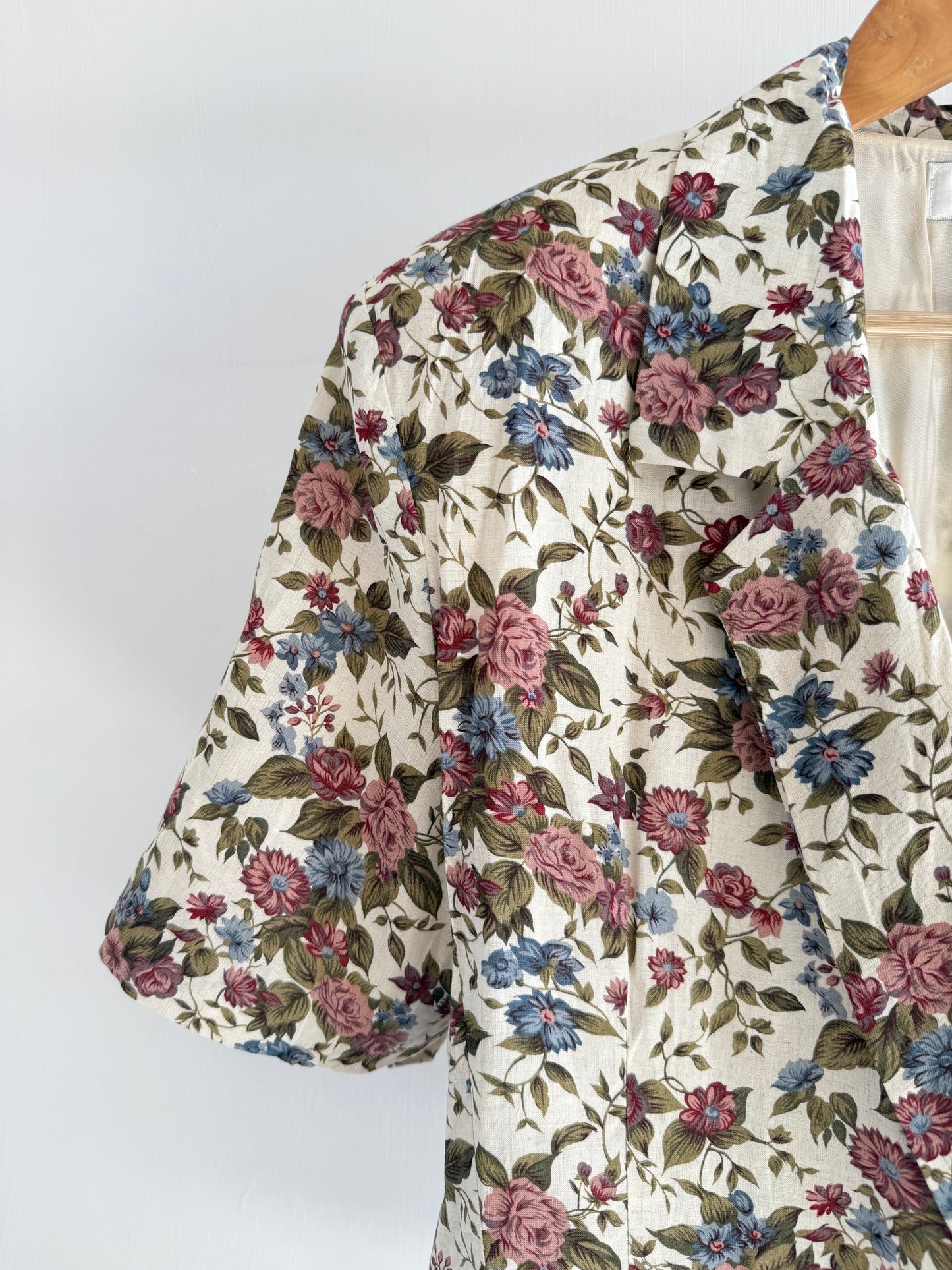 Floral vintage blazer top