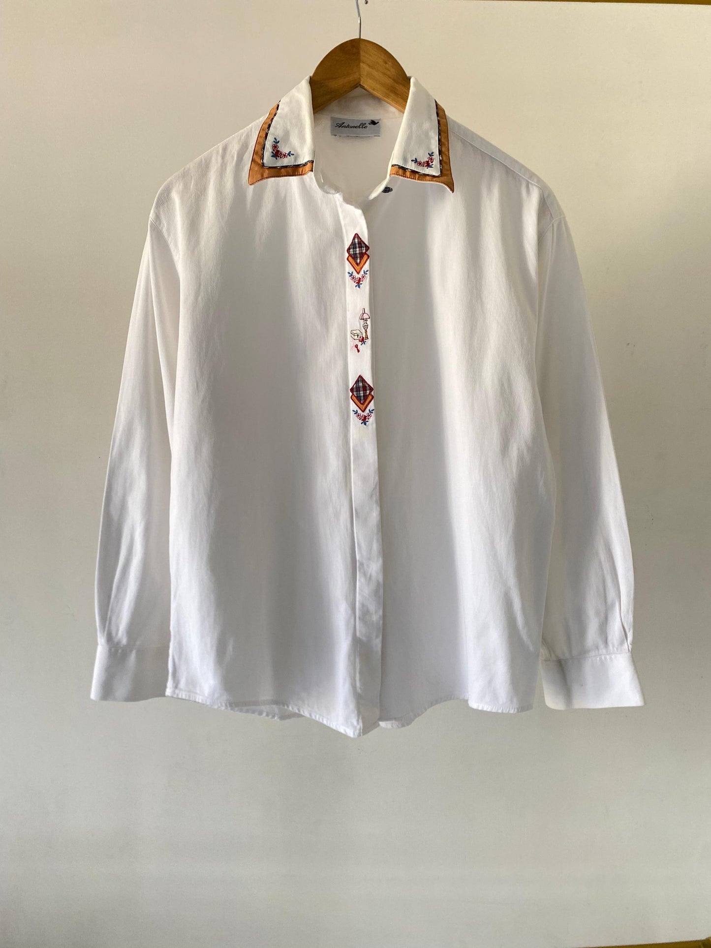 Embroidered shirt