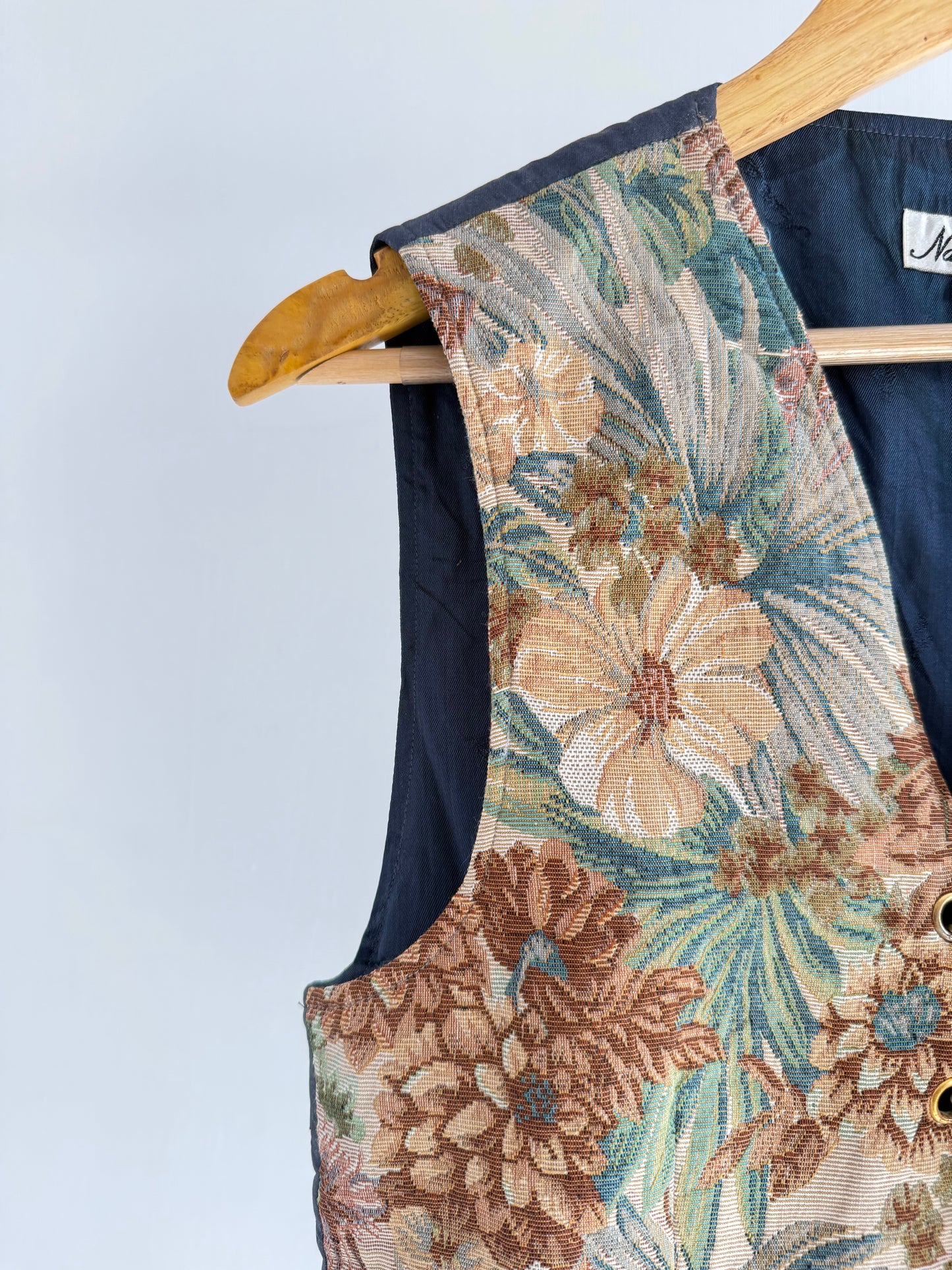 Biege Floral Tapestry Vest
