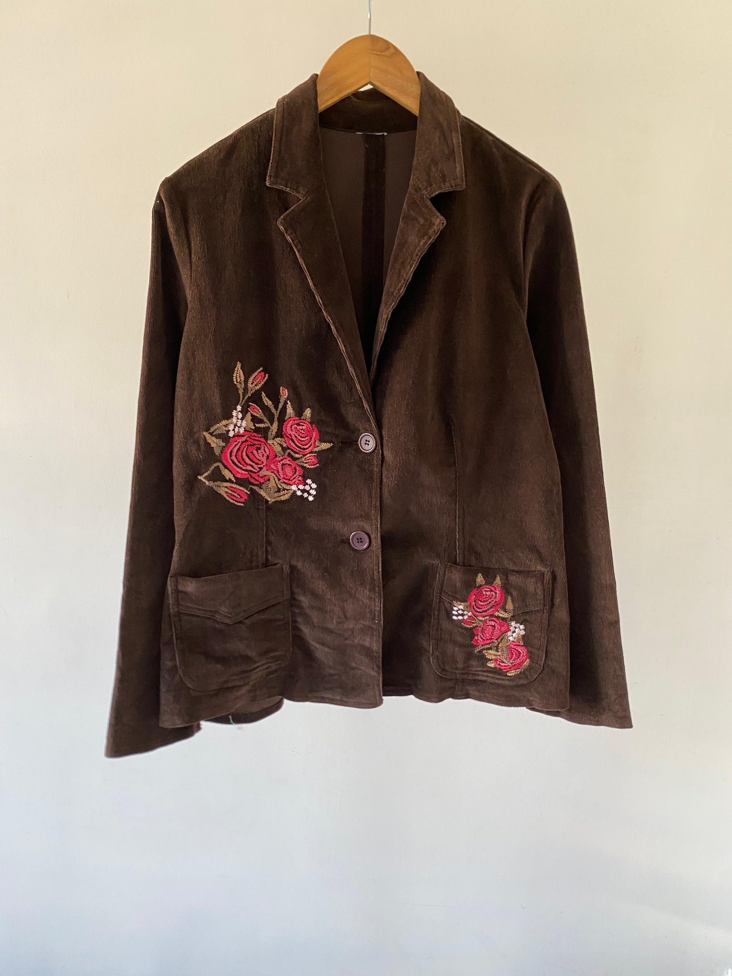 Embroidered velvety blazer