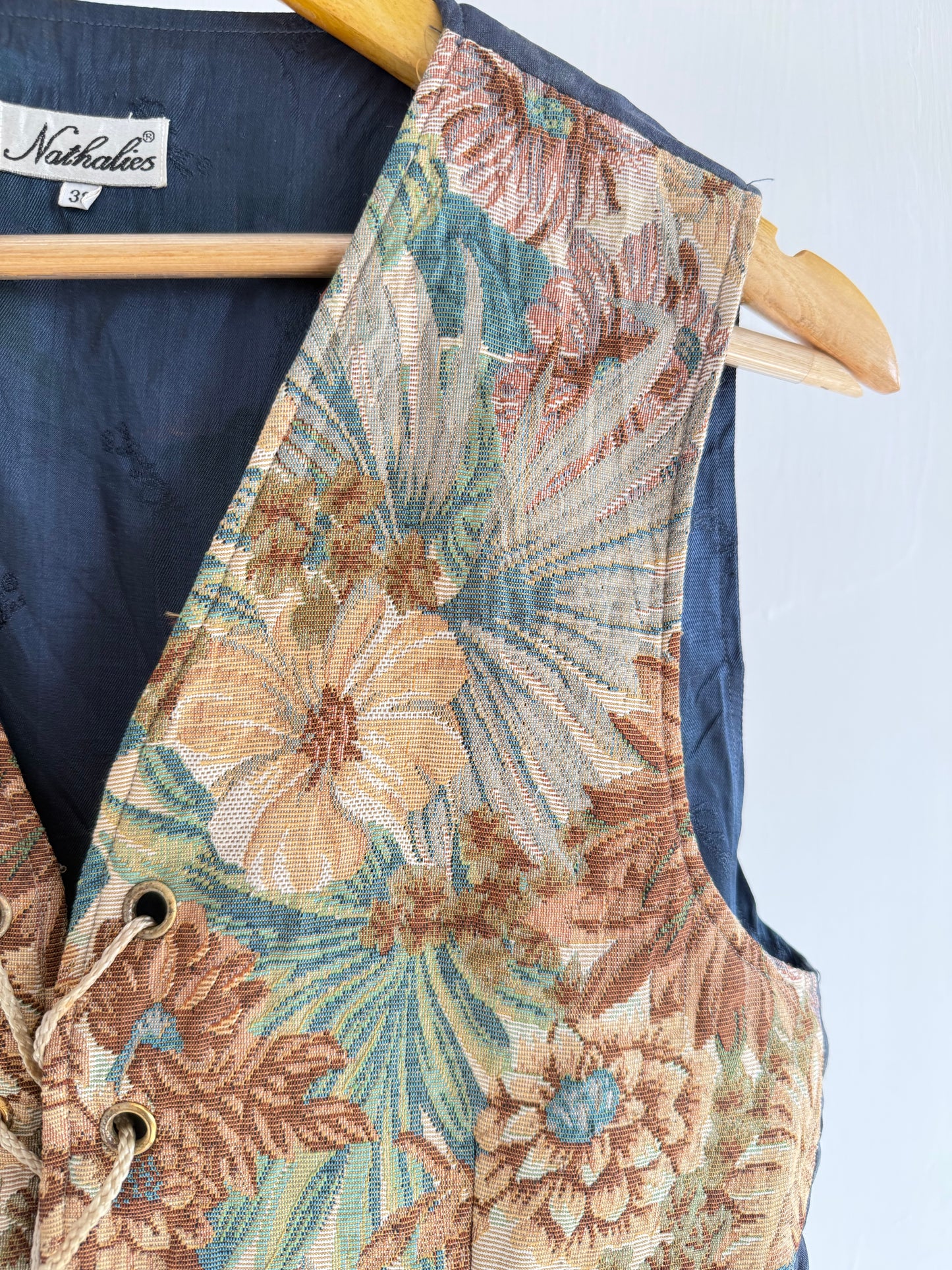 Biege Floral Tapestry Vest