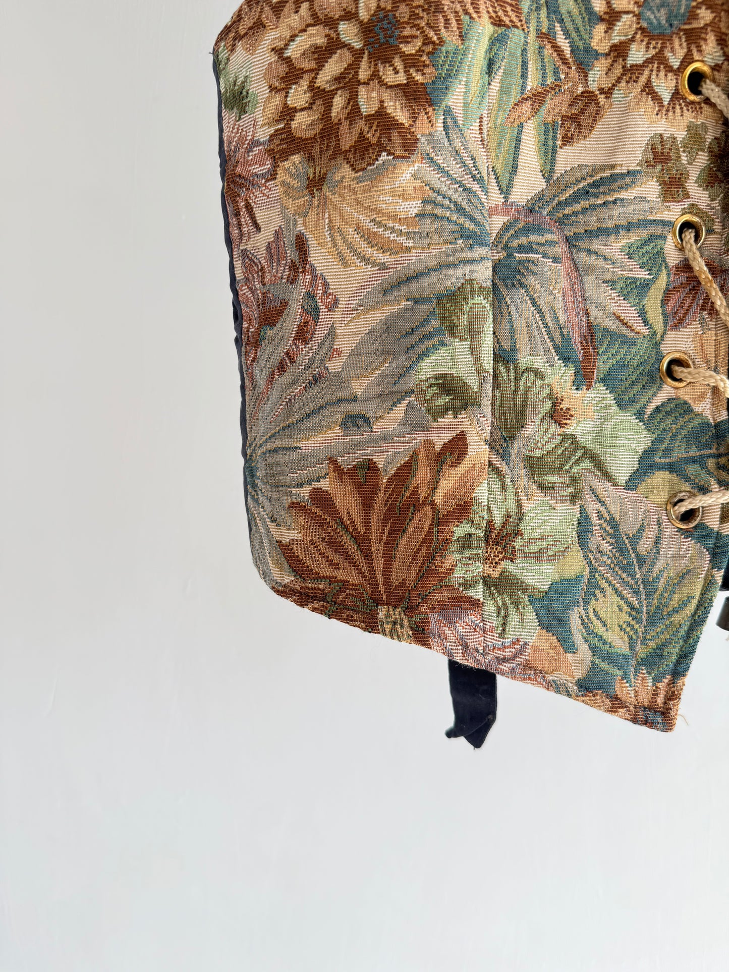 Biege Floral Tapestry Vest