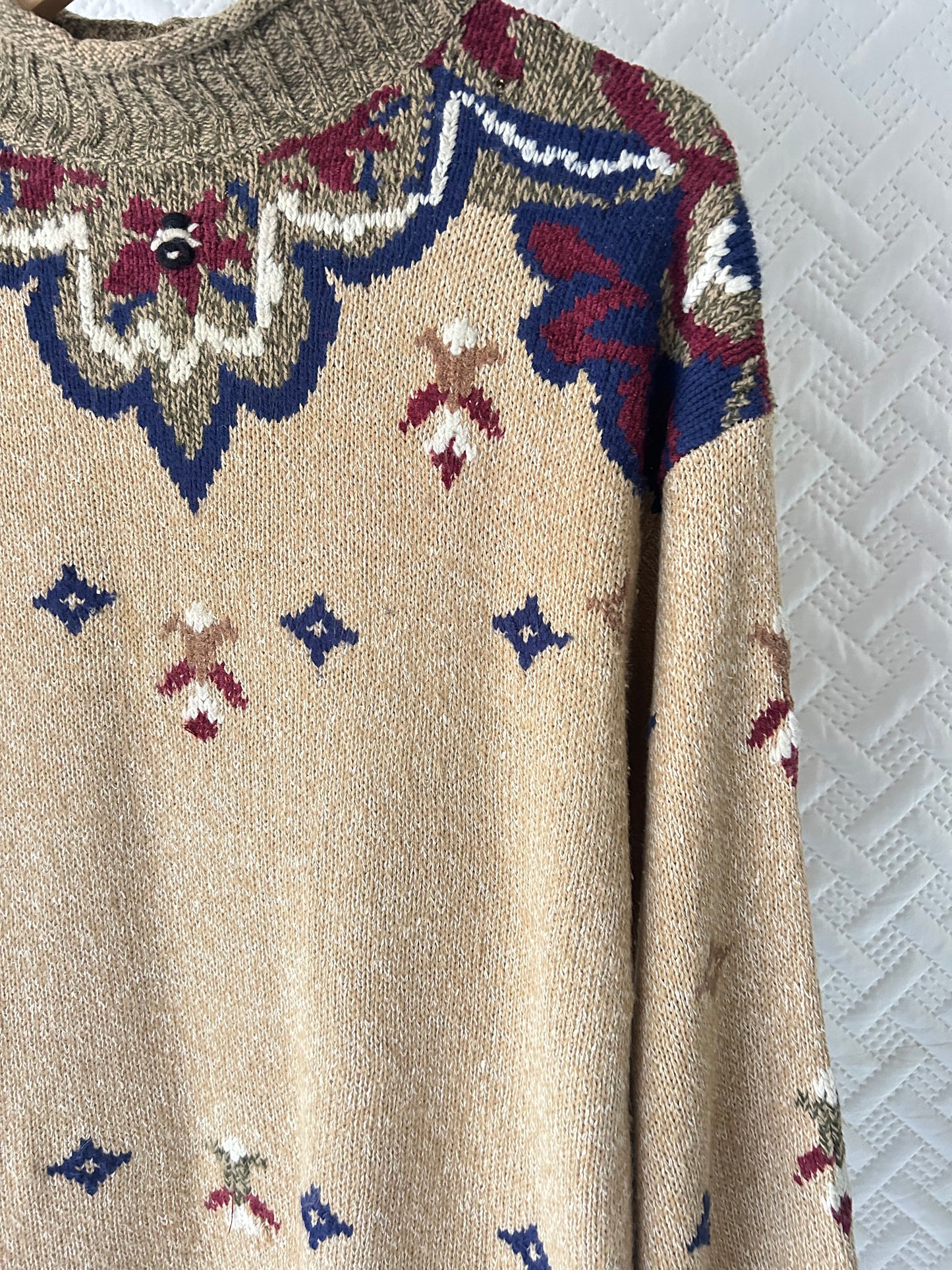 Embroidered beige pullover